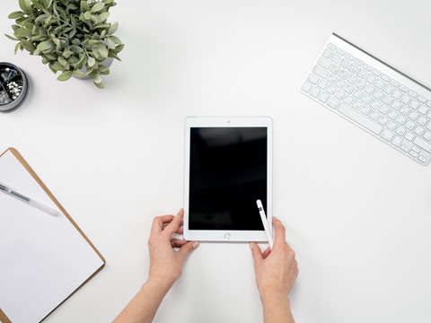 留學(xué)生注冊(cè)美國(guó)公司全流程：EIN、銀行開(kāi)戶與身份影響詳解（2025版）